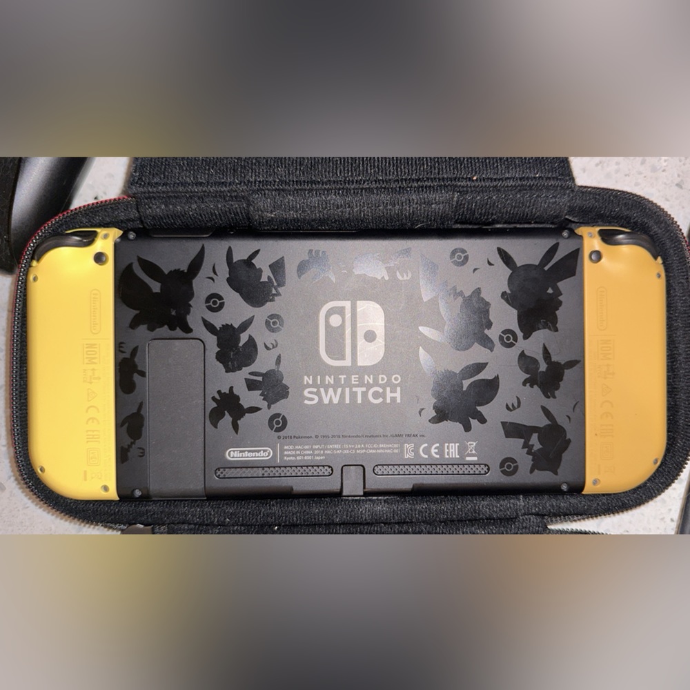 LIMITED EDITION LETS GO PIKACHU NINTENDO SWITCH POKÉMON